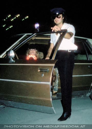 Dont get in touch 24: Ina Siber,Charly F. Lovehurts (Charly Swoboda)