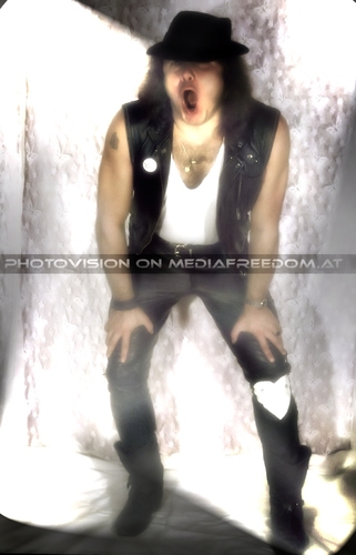 Reality Selfie Vision 15: Charly F. Lovehurts (Charly Swoboda)