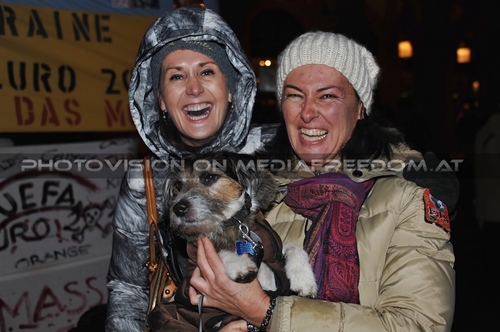 Demo Report Pix 15: Maggie Entenfellner