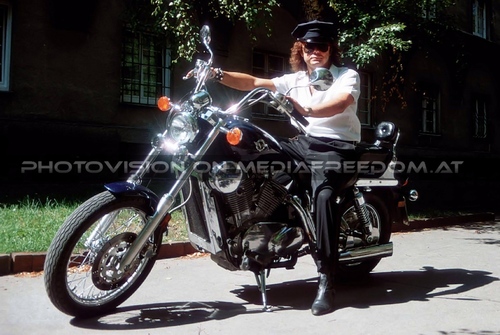 Dont get in touch 02: Charly F. Lovehurts (Charly Swoboda)