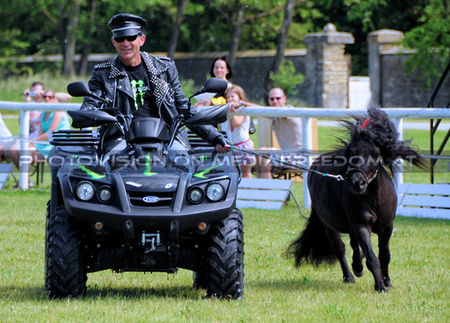 Police Show 04: Franz Josef Simon