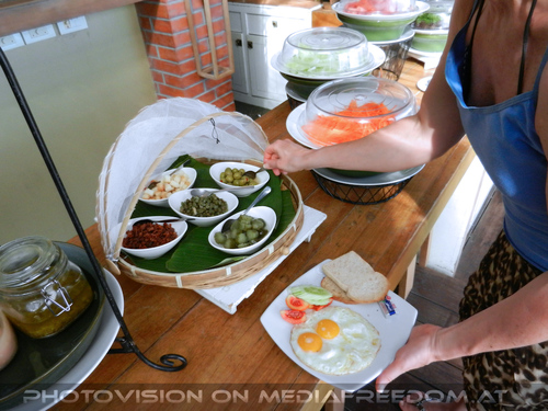 Peace Resort Morning 18: Eva D.