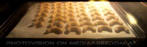 Vanillekipferl im Ofen