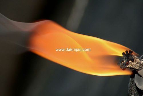 Flamme 1: Petroleumfackel